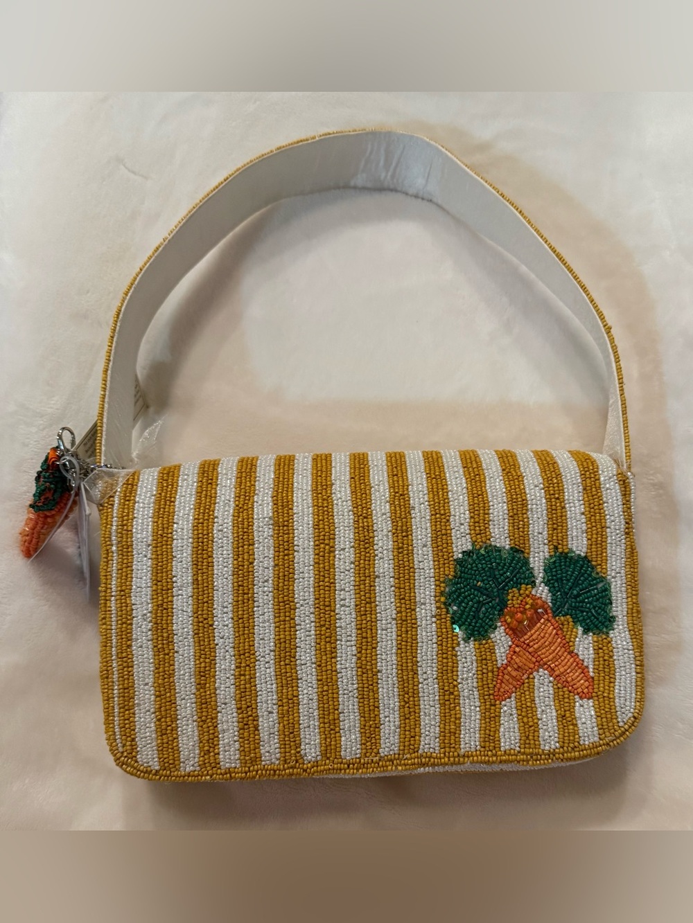 Hand crafted India Beaded Carrots Shoulder Bag Yellow-Green. NWT Tik Tok Viral - Picture 4 of 9